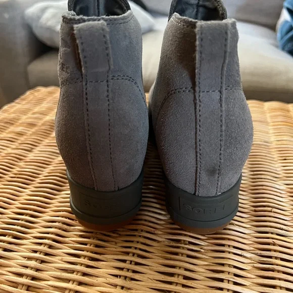 Sorel waterproof bootie size 7.5 - Picture 3 of 5